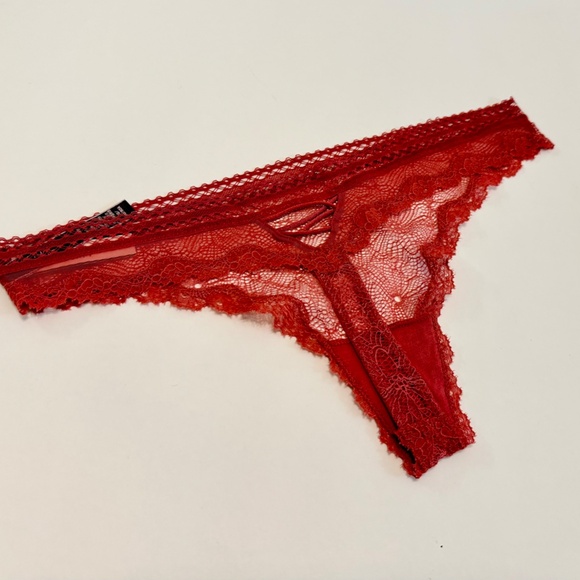 Victoria's Secret VERY SEXY LACE THONG Panty L - Picture 2 of 4